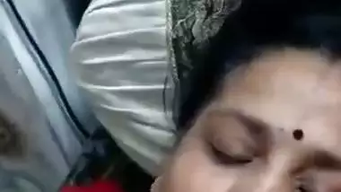 Huge boobs Indian aunty crushing her breast MMS