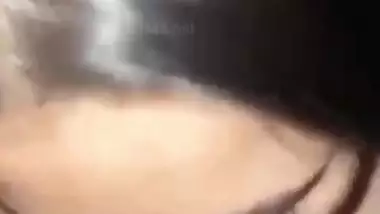 Delhi babe gives a sexy blowjob in Indian sex video