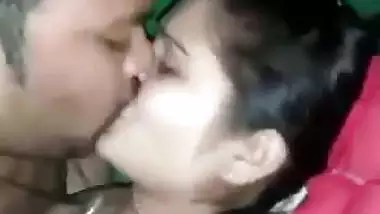 Hot sex MMS of a guy fucking his GF like a doggy