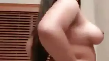 Lady shows her desi nude big boobs on adult webcam