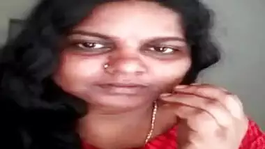 Natural Indian shuts herself up in room for a XXX striptease for sex fans