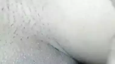 Desi XXX chick showing her boobs and shaved pussy on selfie cam