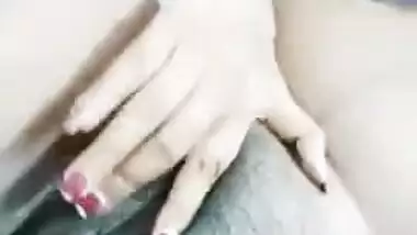 Desi wife doesn't sleep in the night because she performs XXX show