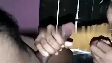 Uncle shoots Niece’s desi sex MMS while sucking his dick