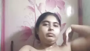 Bengali chubby sister nude bathing video for lover