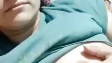 Cute girl huge boobs playing viral selfie video