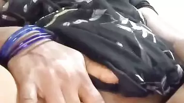 Busty aunty fingering viral xxx pussy showing