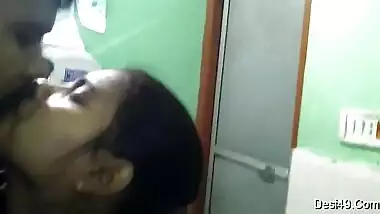 Man kisses his modest girlfriend in India filming them on XXX camera