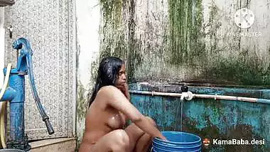 Kinky husband bathing with his nude wife in desi porn