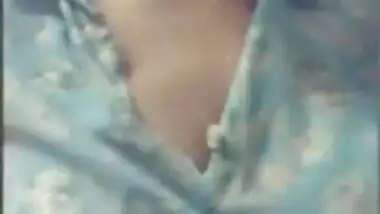 Sexy girl enjoying fun on yahoo.