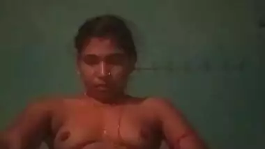 Village girl fingering pussy selfie record