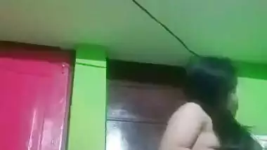 Desi nude Assamese girl shows her big boobs and pussy