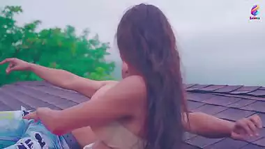 Balloons Hindi Unrated HDRip – Exchange (S01E01)