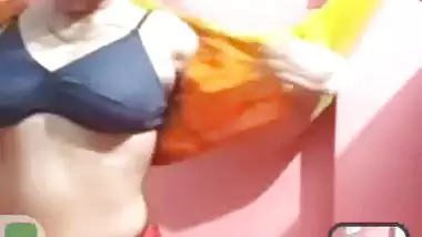 Bhabhi opens blouse and sits naked for fingering