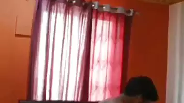 Couple gets drenched in sweat after a hard desi chudai