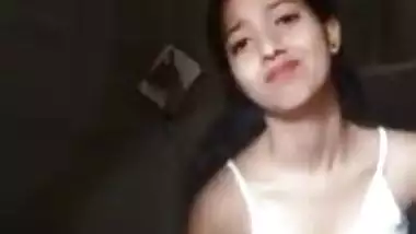 18-year-old unsatisfied wife strips and shoots her desi MMS