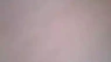 Big figured sexy desi stripping her dress video