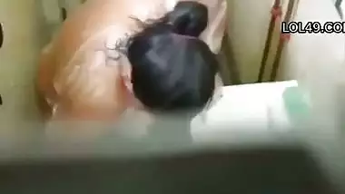 Desi mom and daughter nude in washroom viral MMS