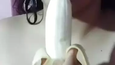 Bengali girl playing with boobs and pussy viral videos