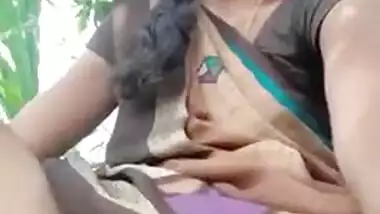 Telugu wife showing her ass and pussy outdoors