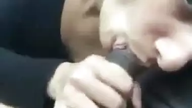 A nude Indian babe drinks her lover’s cum in the car