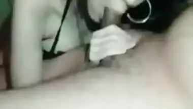 Beautiful Desi courtesan sucks XXX manhood during chudai in hotel