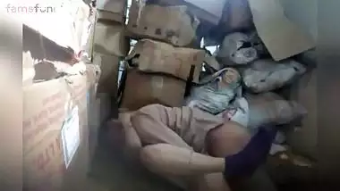 Naughty Desi Bhabhi Knows How To Get A Sex Discount