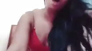 Cheating wife enjoys her lover’s dick deep in her cunt