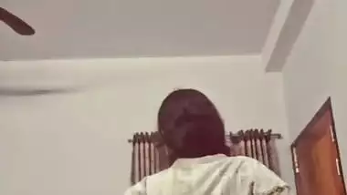 Cute girlfriend exposing nude big boobs viral selfie