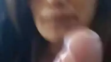 Sri Lankan Muslim Wife Sucking my huge cock...