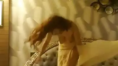 Rabi Pirzada Pakistani Singer Nude